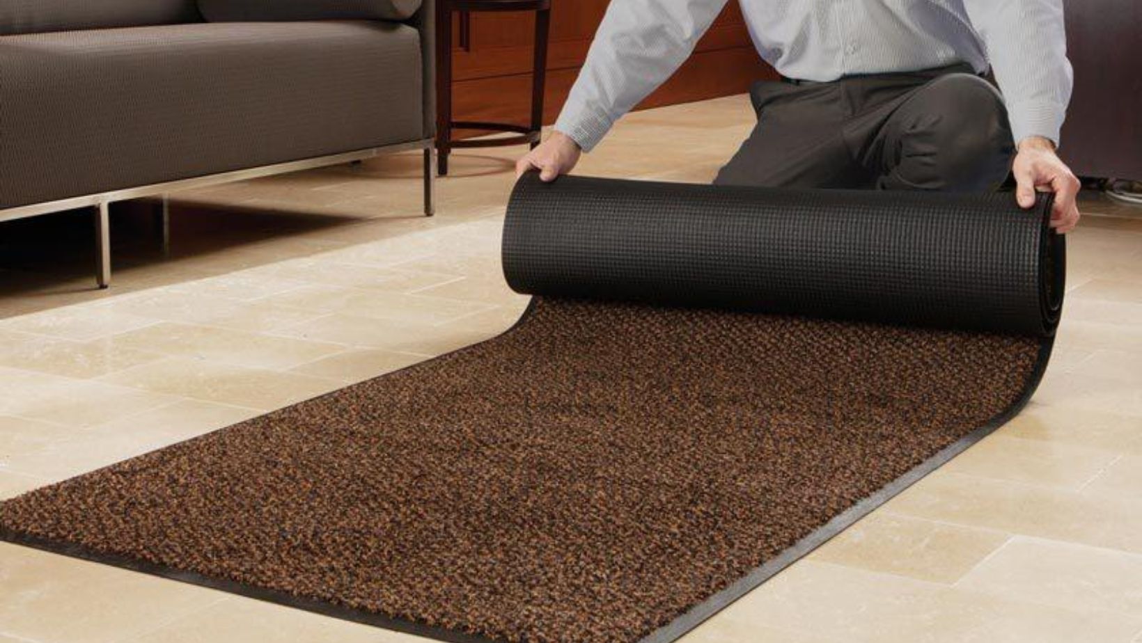 https://www.waggs.ca/wp-content/uploads/2022/10/6-Reasons-Why-Renting-Floor-Mats-is-Better-Than-Buying-Them.jpg